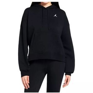 Air Jordan Women's Brooklyn Fleece Pullover cropped Hoodie | black | size M